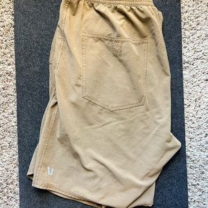Vuori khaki everyday shorts